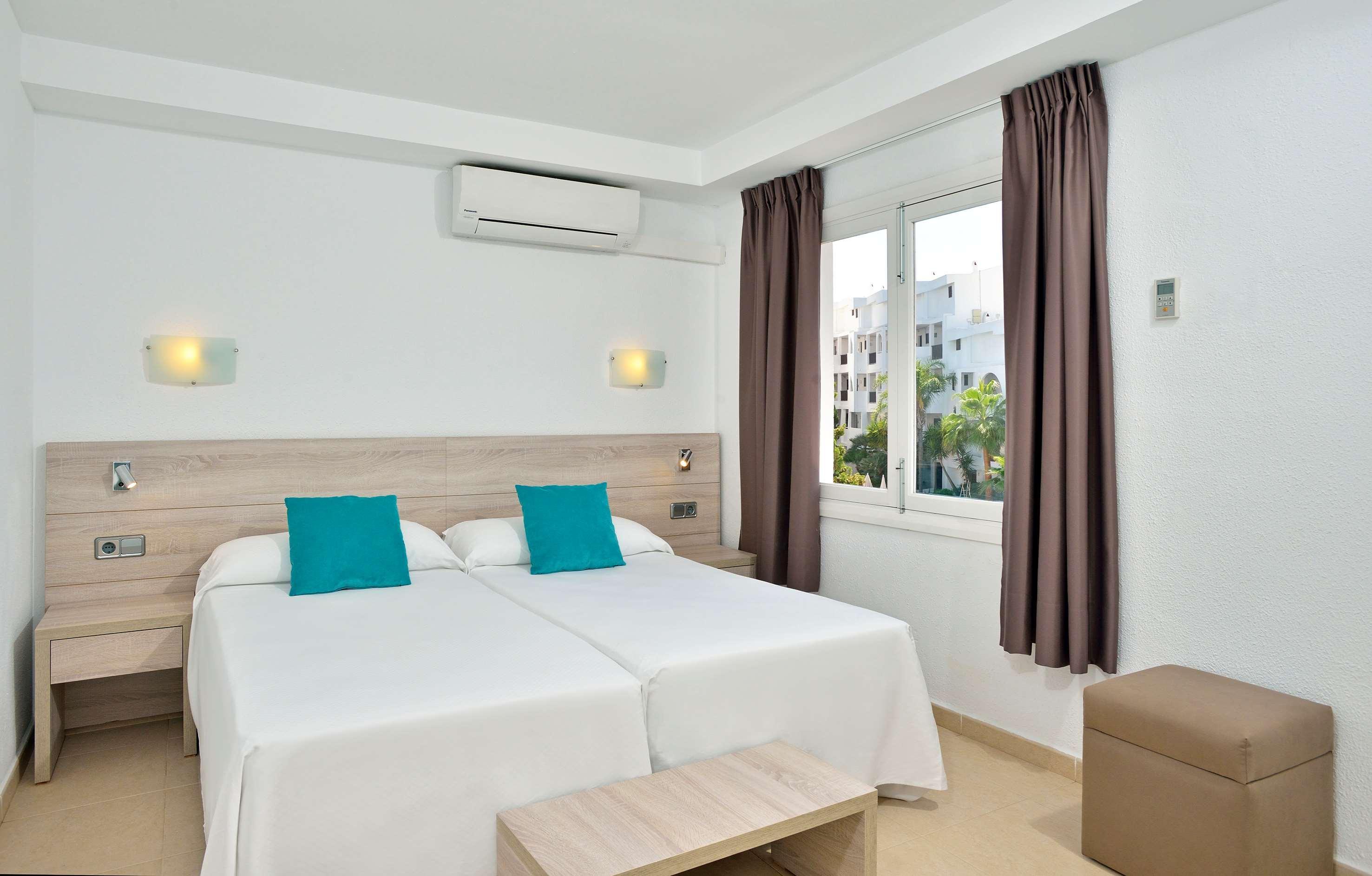 Sol Cala D'Or Apartamentos Bagian luar foto